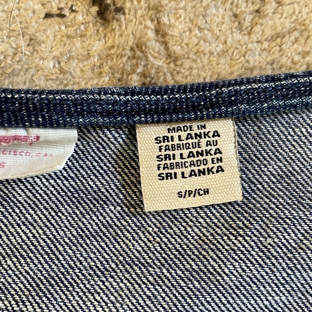 Levi’s Western Denim Button-Up Women's Top - Picture 2 of 4